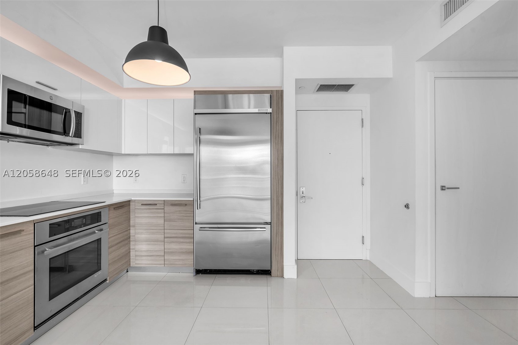 1300 Brickell Bay Dr #2005, Miami FL 33131