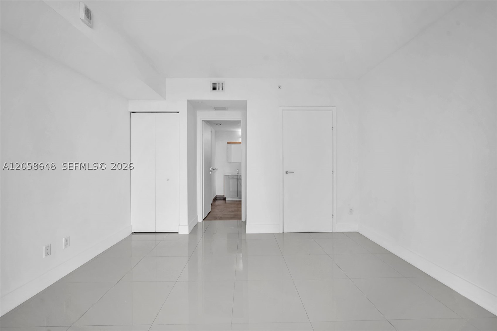 1300 Brickell Bay Dr #2005, Miami FL 33131