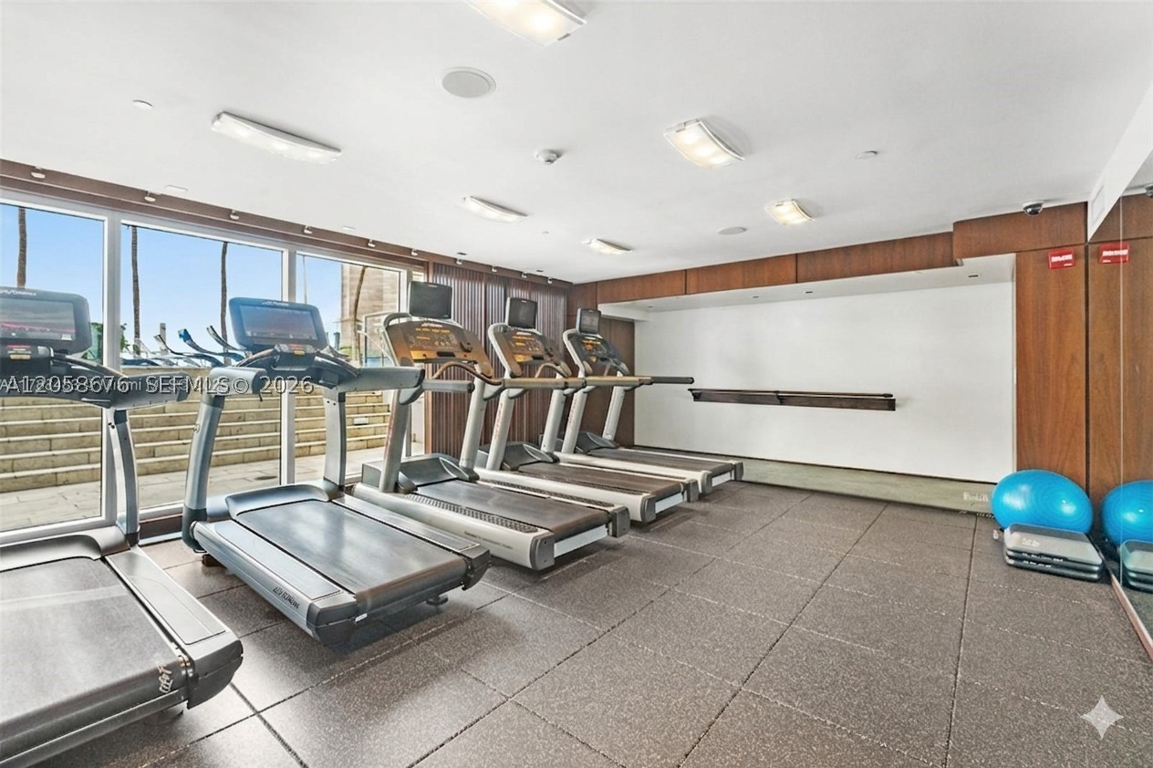 325 S Biscayne Blvd #3314, Miami FL 33131