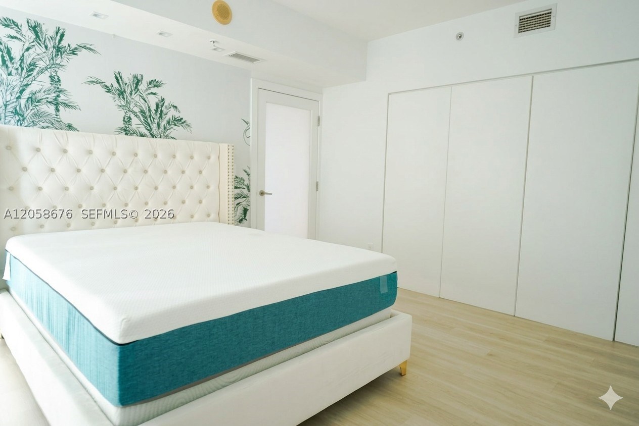 325 S Biscayne Blvd #3314, Miami FL 33131