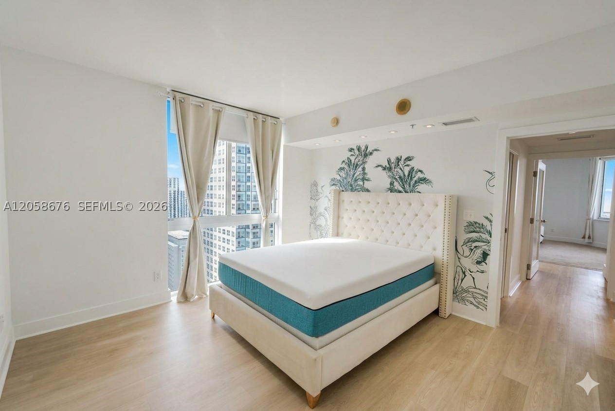 325 S Biscayne Blvd #3314, Miami FL 33131