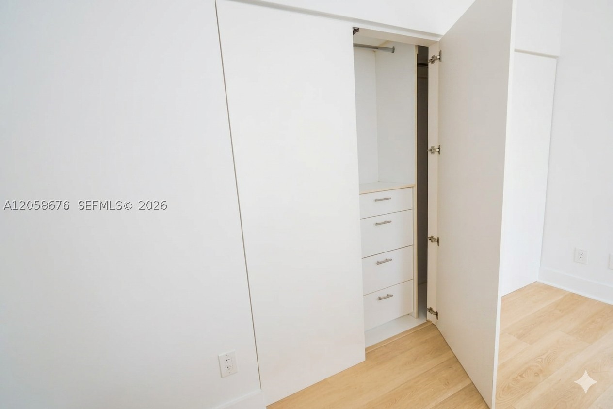 325 S Biscayne Blvd #3314, Miami FL 33131