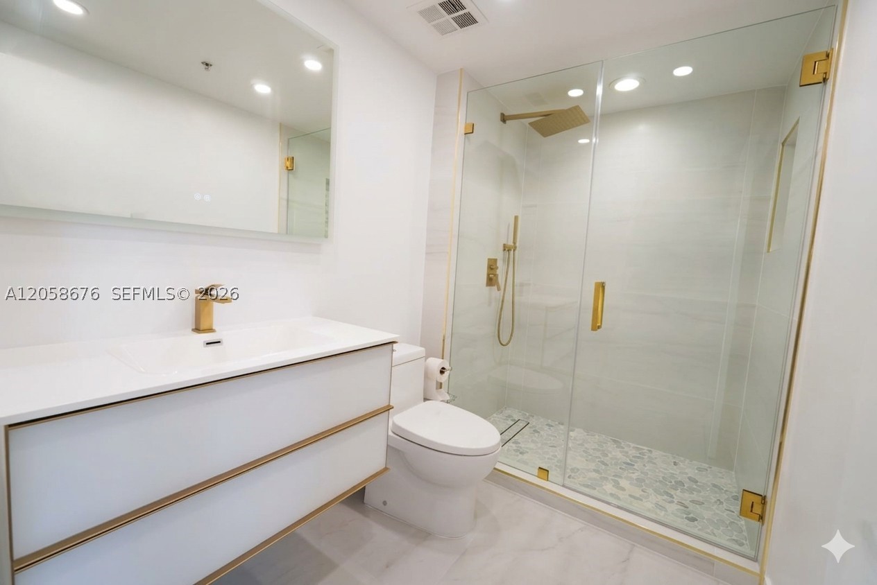 325 S Biscayne Blvd #3314, Miami FL 33131