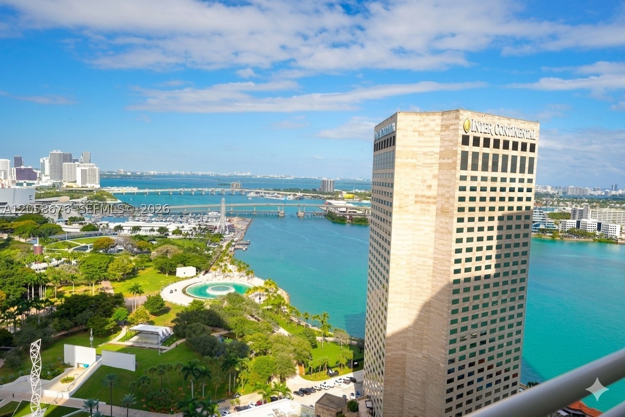 325 S Biscayne Blvd #3314, Miami FL 33131
