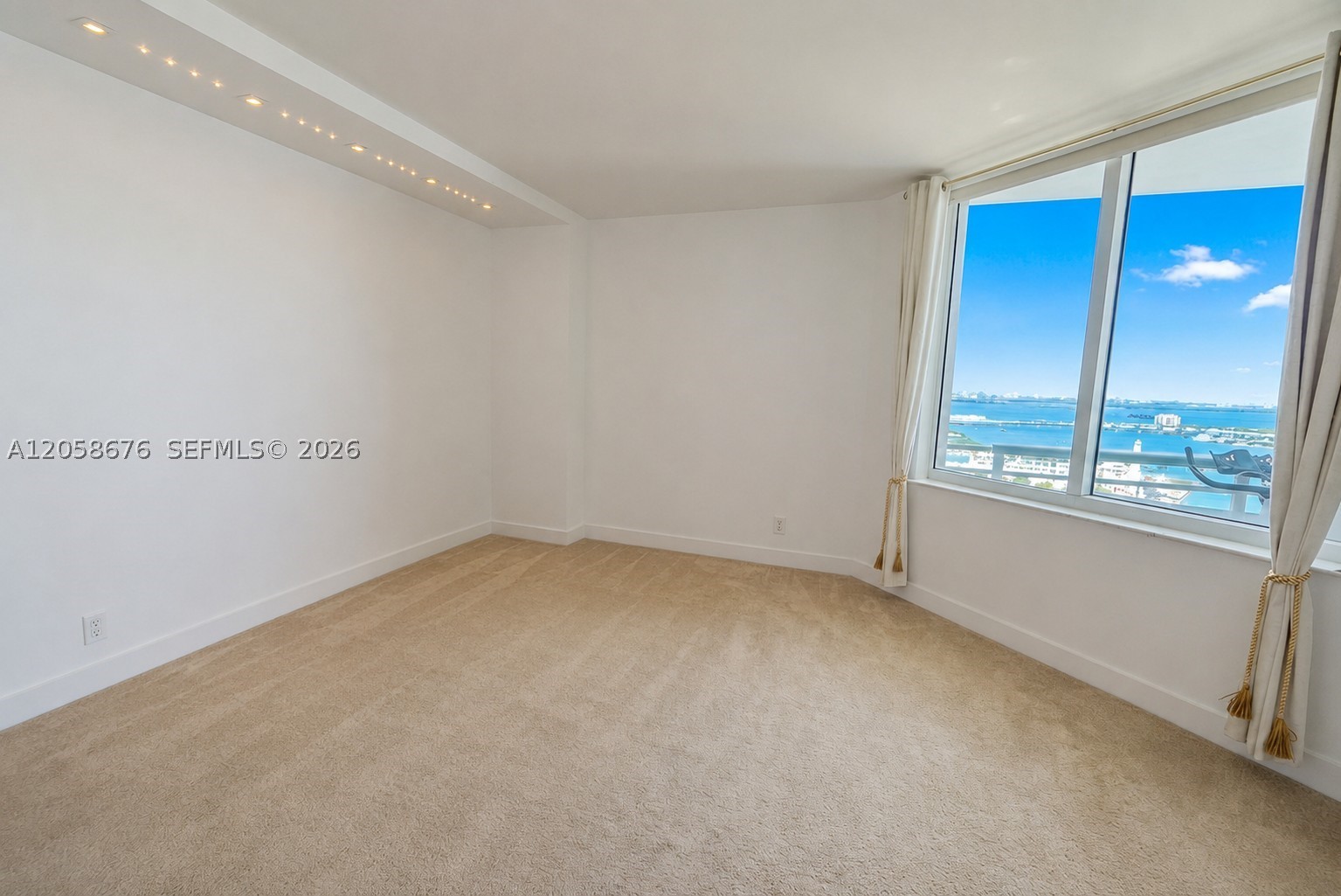 325 S Biscayne Blvd #3314, Miami FL 33131
