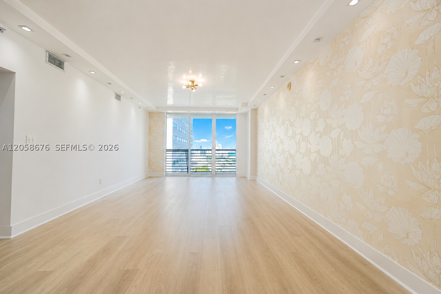 325 S Biscayne Blvd #3314, Miami FL 33131
