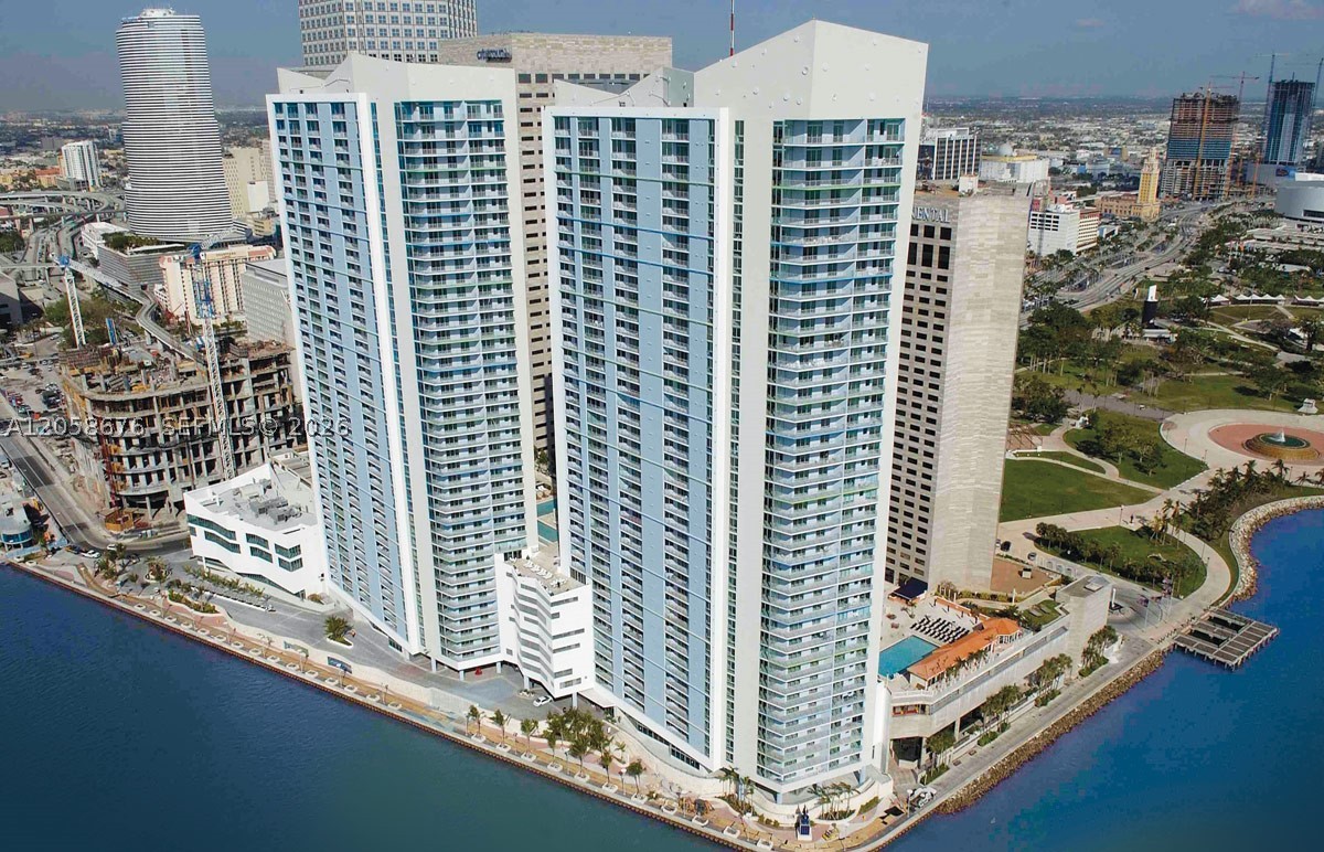 325 S Biscayne Blvd #3314, Miami FL 33131