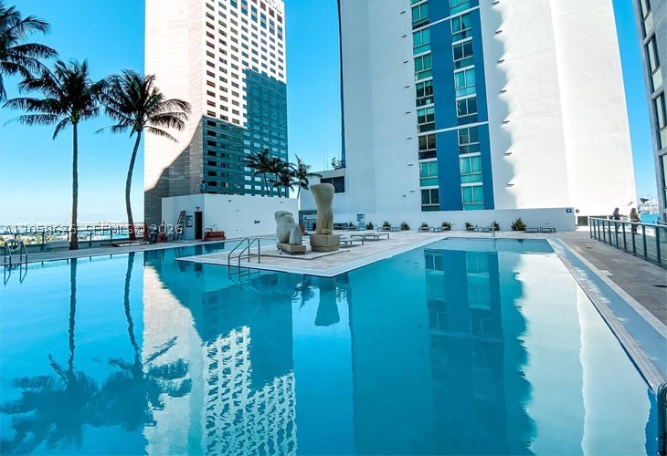 325 S Biscayne Blvd #3314, Miami FL 33131