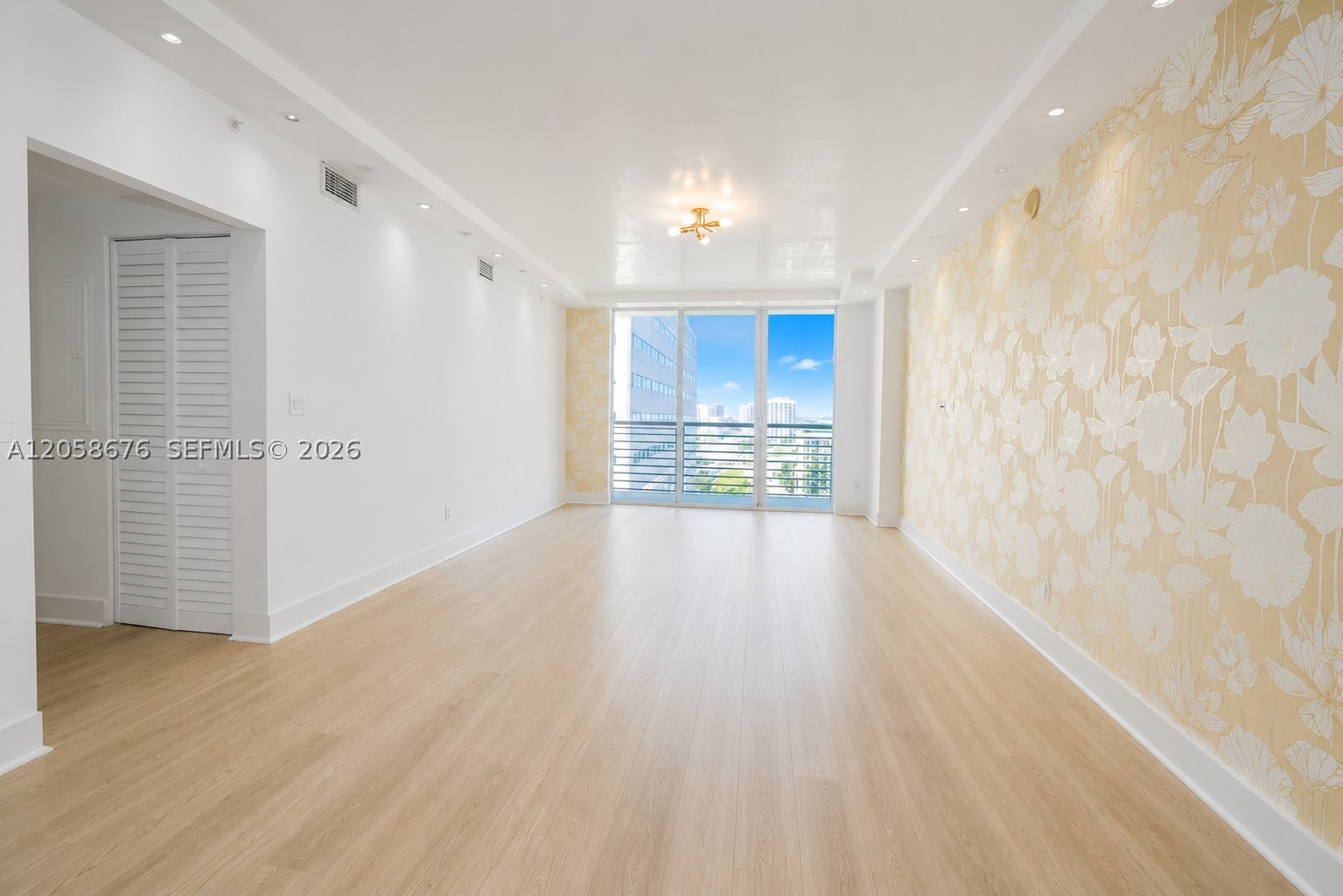 325 S Biscayne Blvd #3314, Miami FL 33131