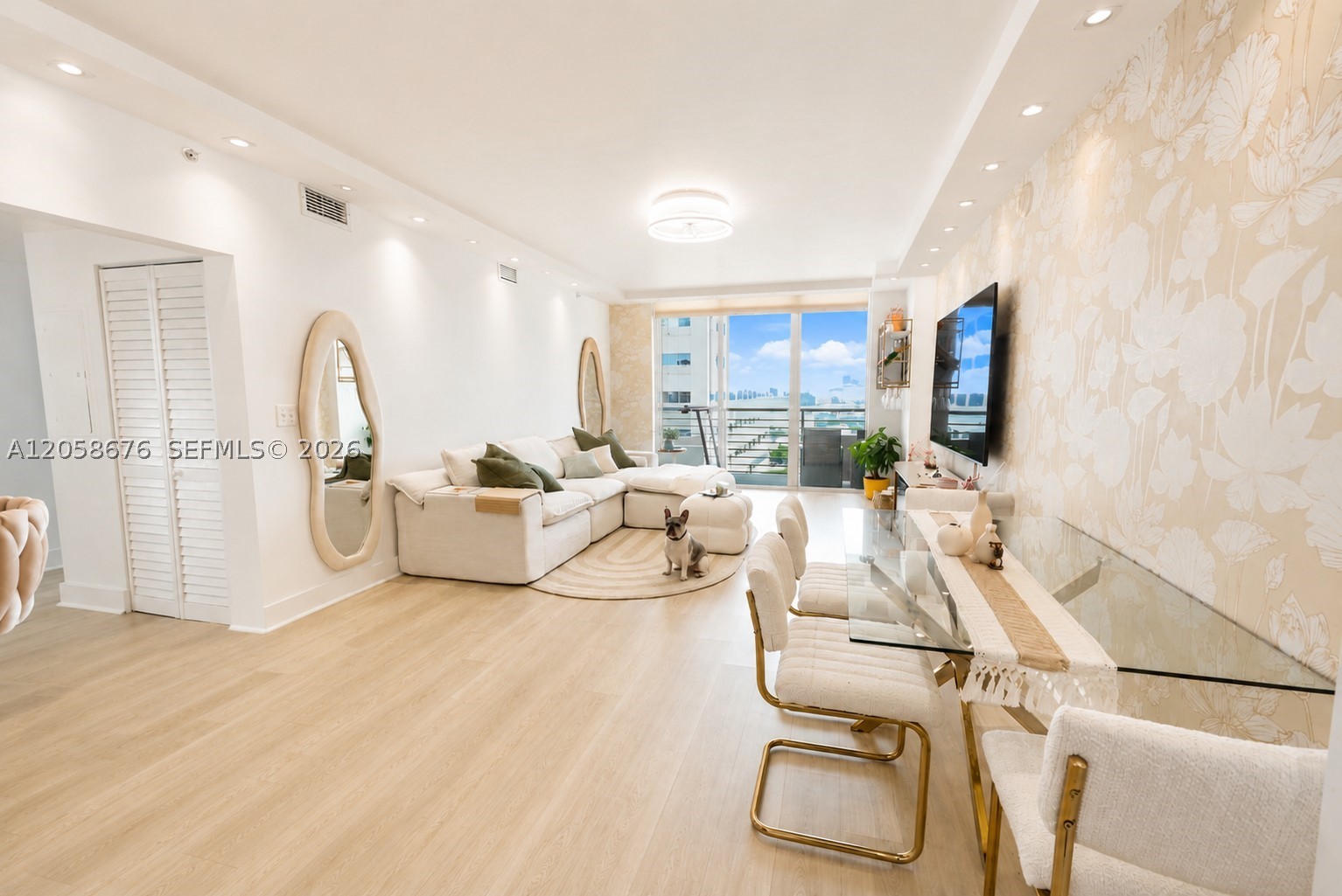 325 S Biscayne Blvd #3314, Miami FL 33131