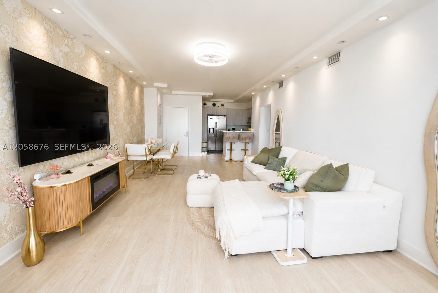 325 S Biscayne Blvd #3314, Miami FL 33131
