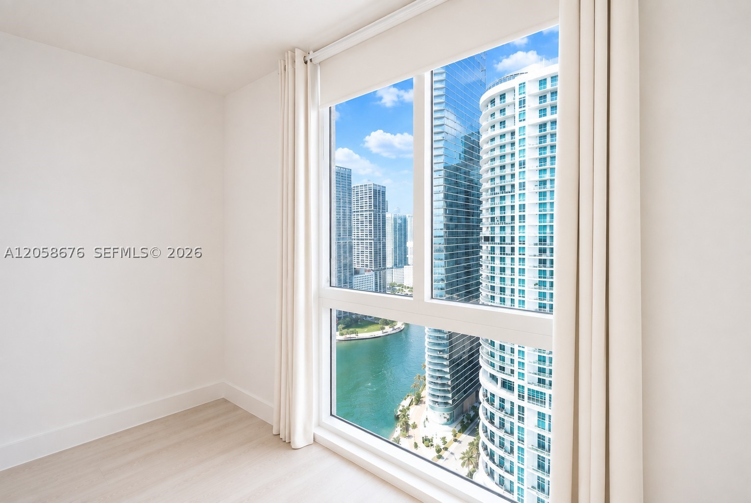 325 S Biscayne Blvd #3314, Miami FL 33131