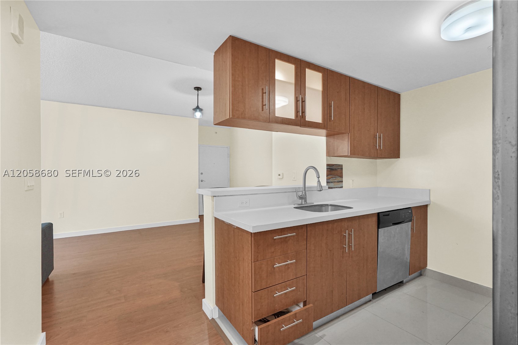601 NE 23rd St #901, Miami FL 33137