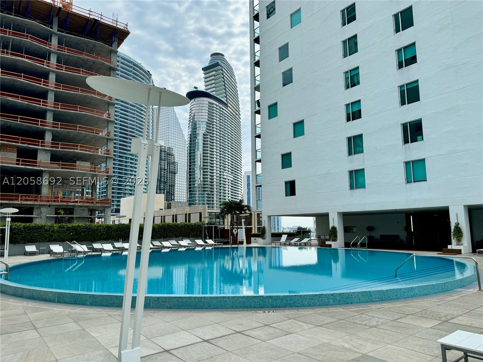 500 Brickell Ave #1407, Miami FL 33131