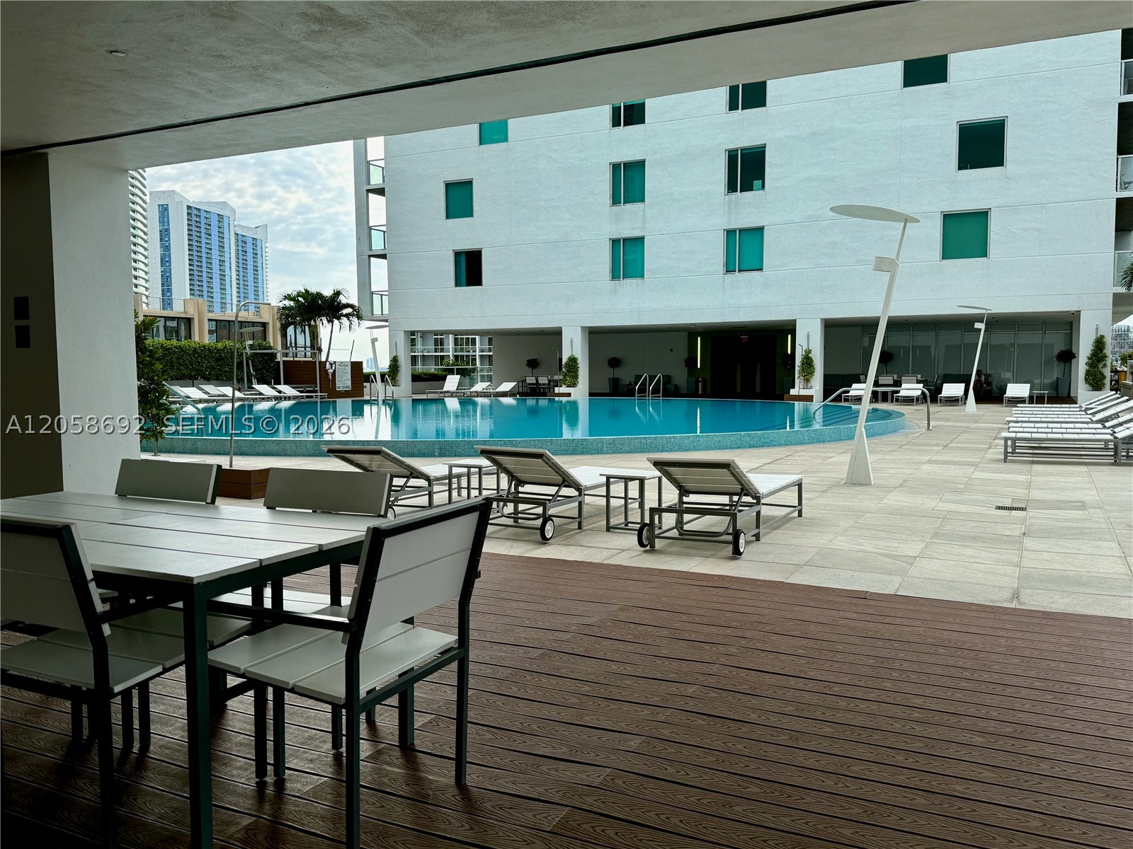 500 Brickell Ave #1407, Miami FL 33131