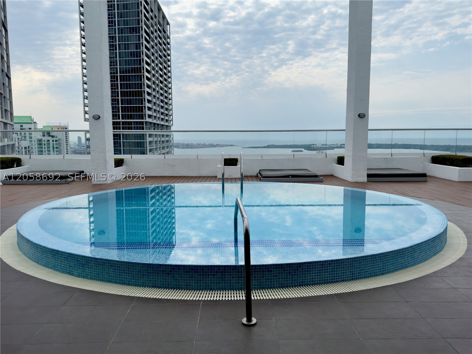 500 Brickell Ave #1407, Miami FL 33131