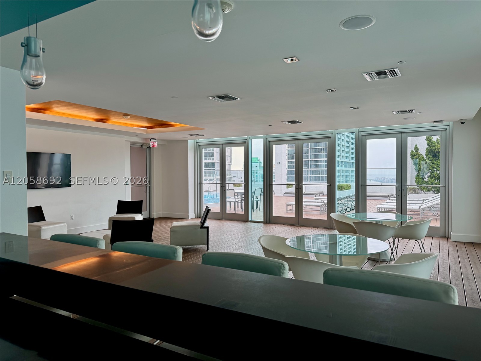 500 Brickell Ave #1407, Miami FL 33131