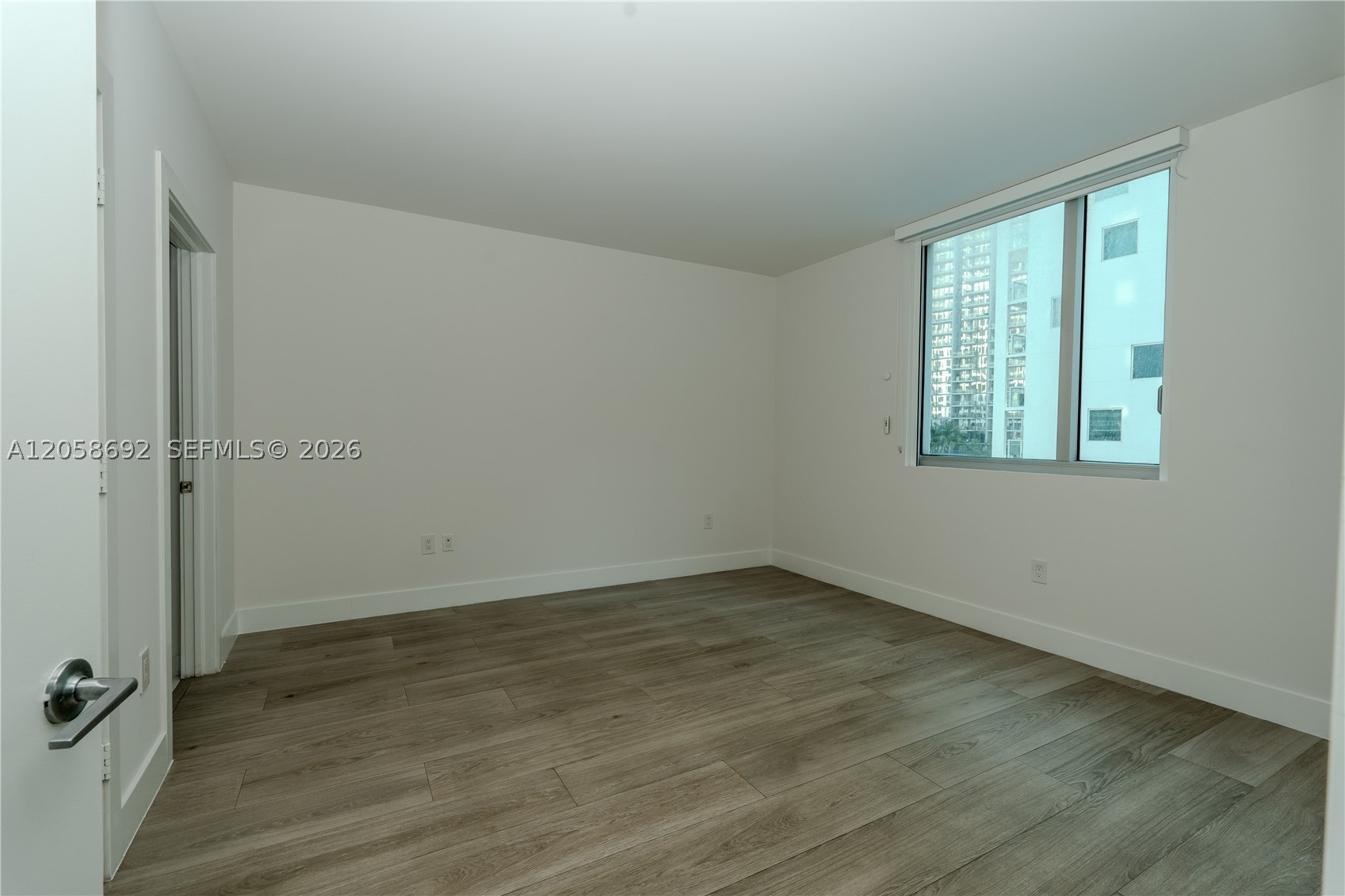 500 Brickell Ave #1407, Miami FL 33131