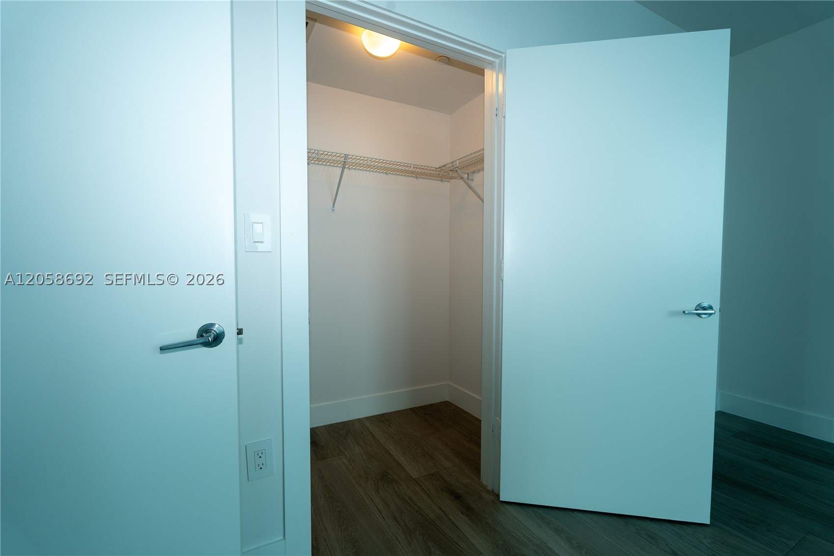 500 Brickell Ave #1407, Miami FL 33131