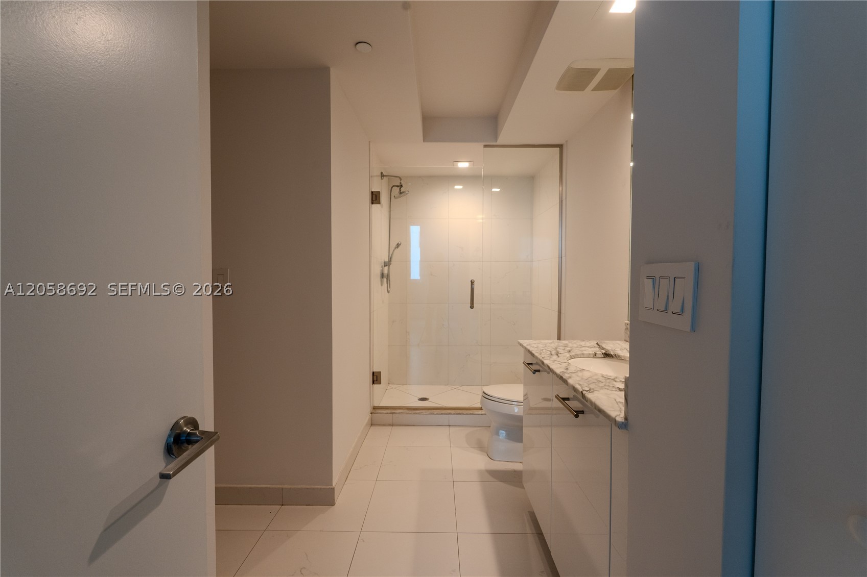 500 Brickell Ave #1407, Miami FL 33131