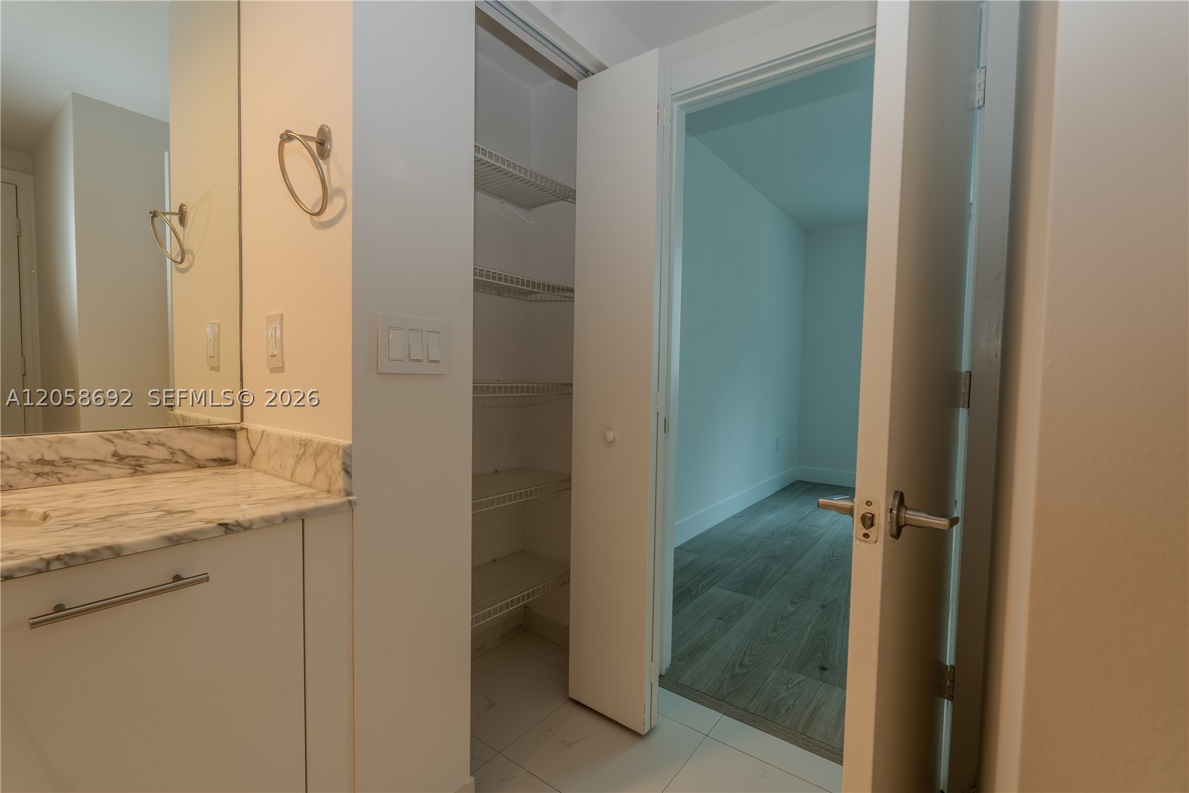 500 Brickell Ave #1407, Miami FL 33131