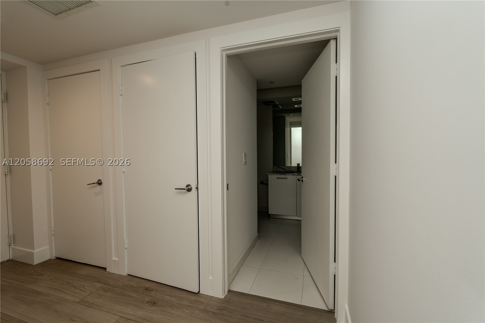 500 Brickell Ave #1407, Miami FL 33131