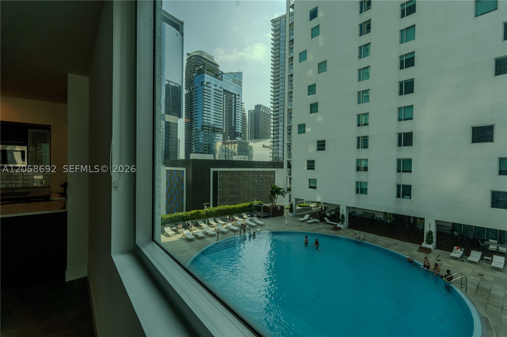 500 Brickell Ave #1407, Miami FL 33131