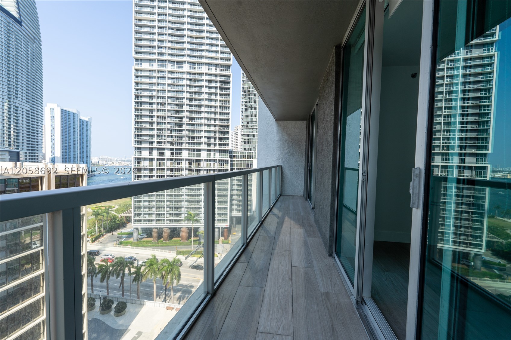 500 Brickell Ave #1407, Miami FL 33131