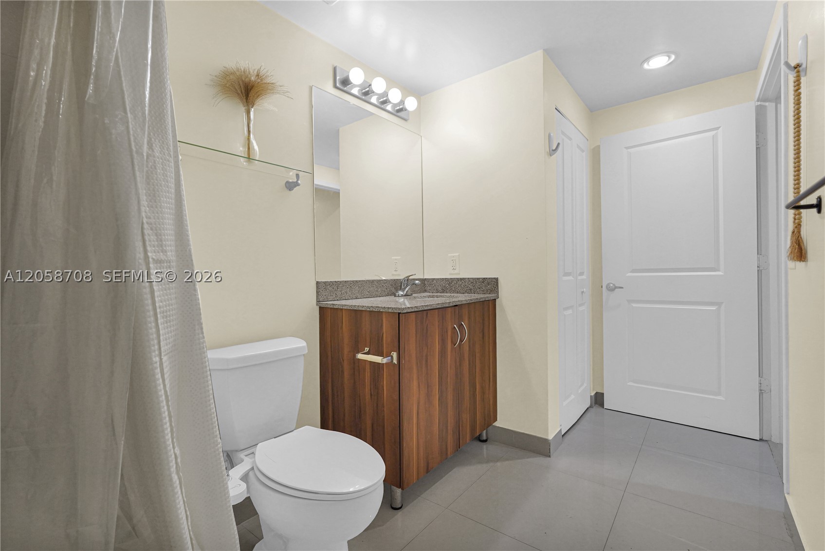 601 NE 23rd St #901, Miami FL 33137