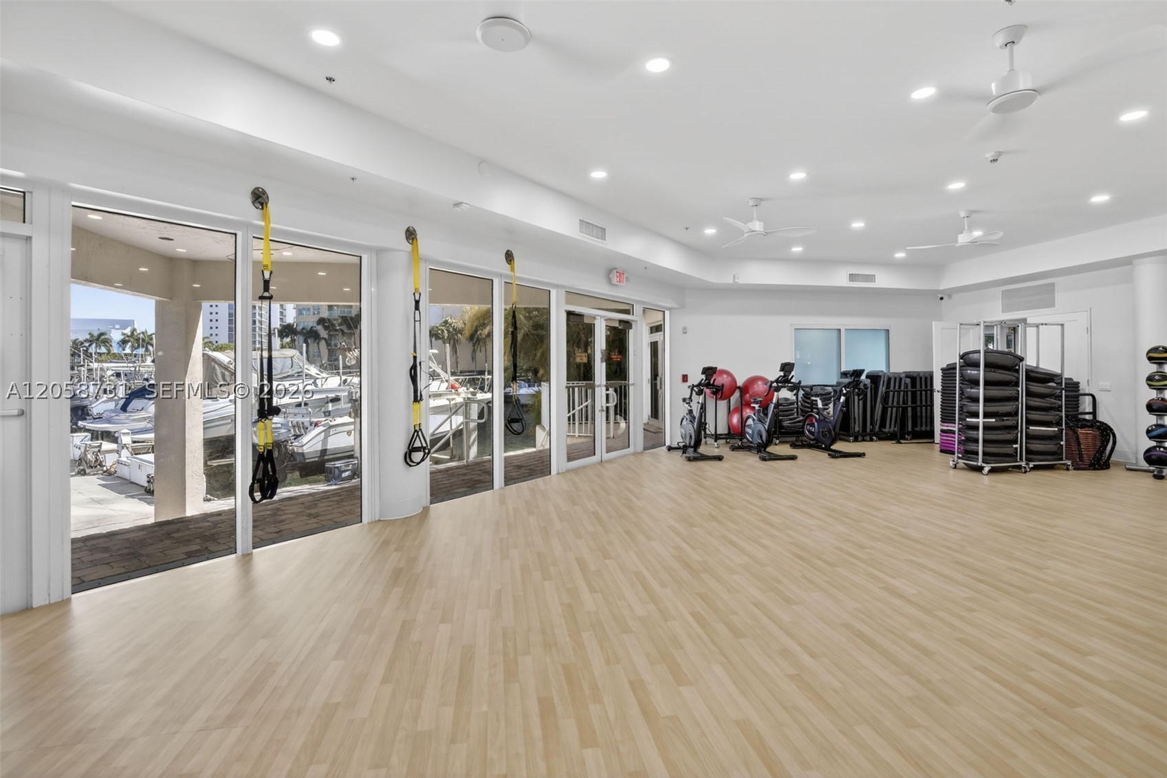 3330 NE 190th St #UPH14, Aventura FL 33180