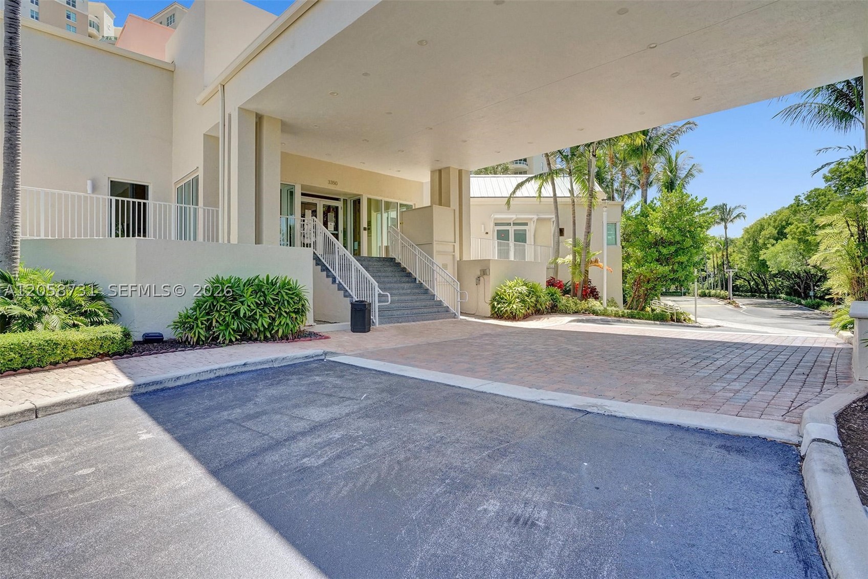 3330 NE 190th St #UPH14, Aventura FL 33180