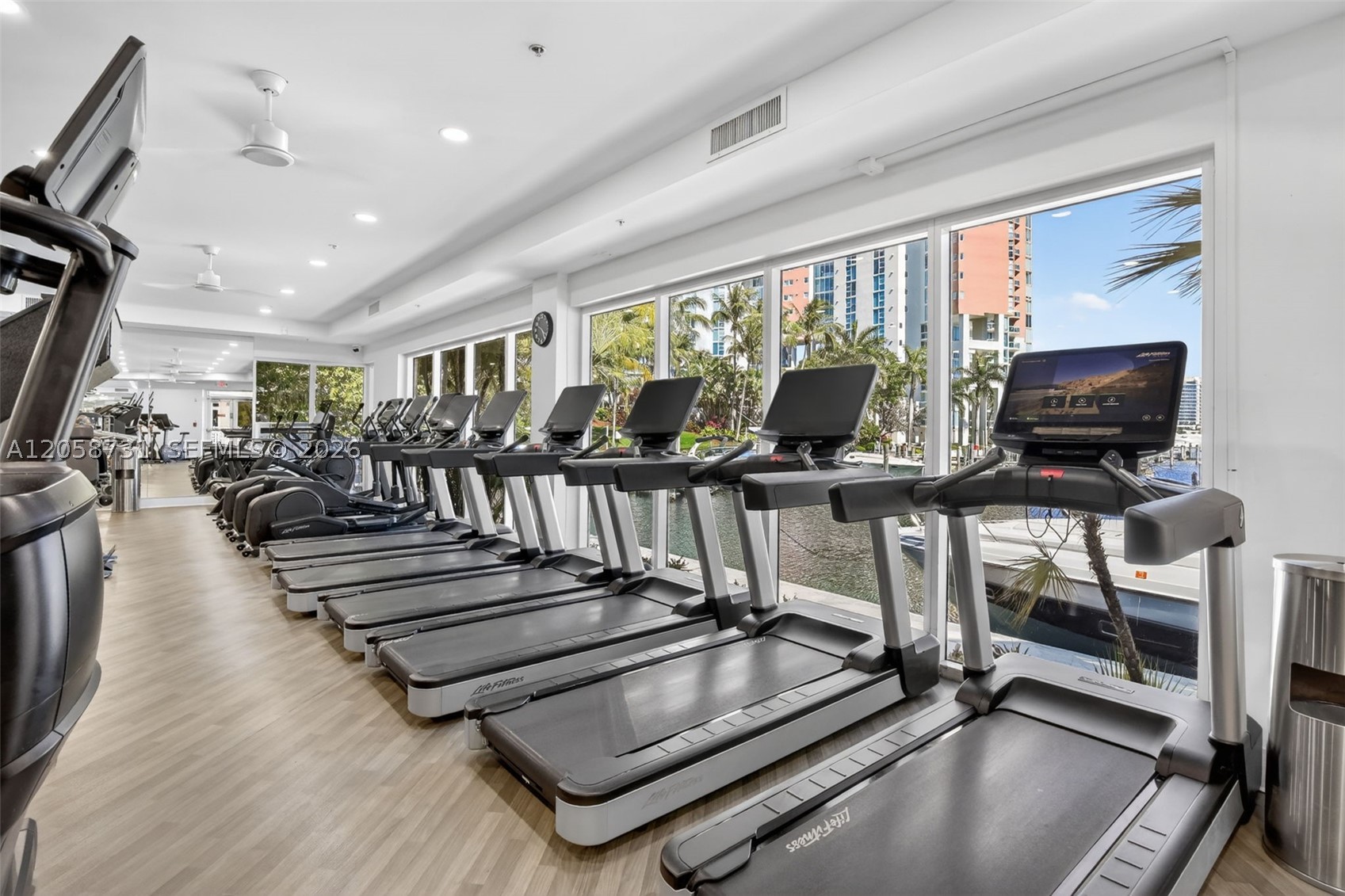 3330 NE 190th St #UPH14, Aventura FL 33180