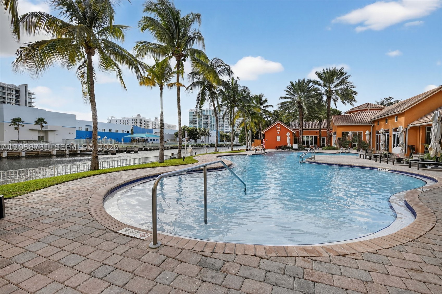 3330 NE 190th St #UPH14, Aventura FL 33180