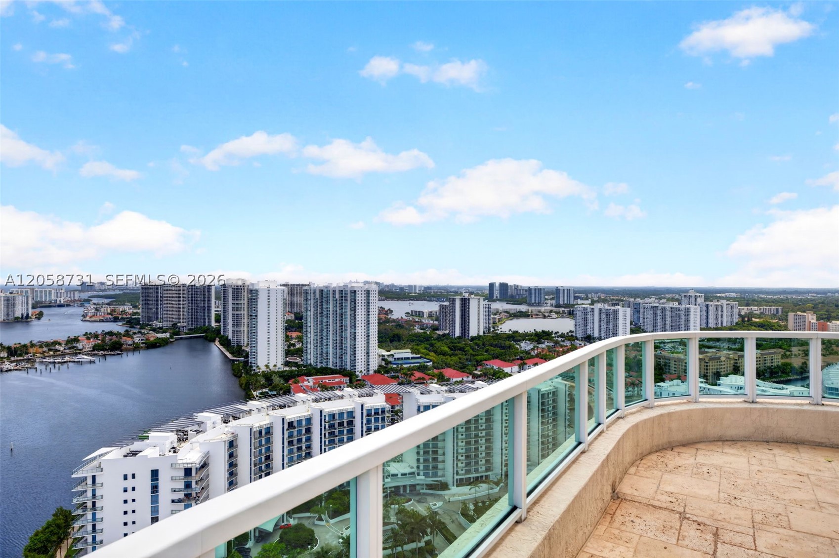 3330 NE 190th St #UPH14, Aventura FL 33180