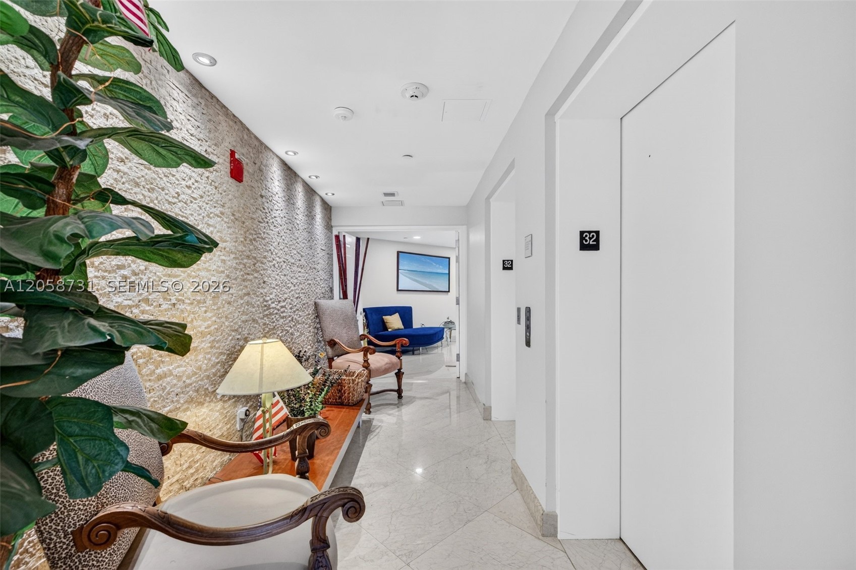3330 NE 190th St #UPH14, Aventura FL 33180