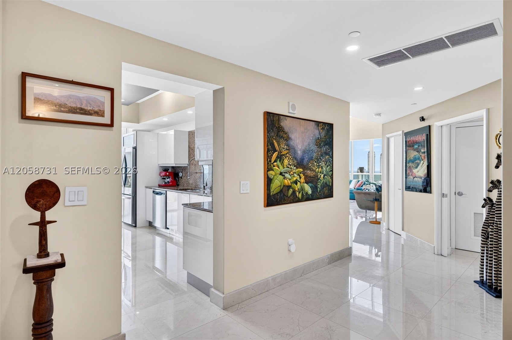 3330 NE 190th St #UPH14, Aventura FL 33180