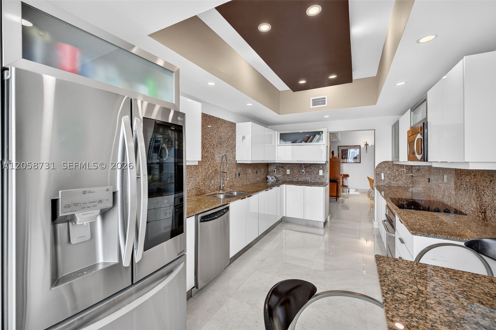 3330 NE 190th St #UPH14, Aventura FL 33180