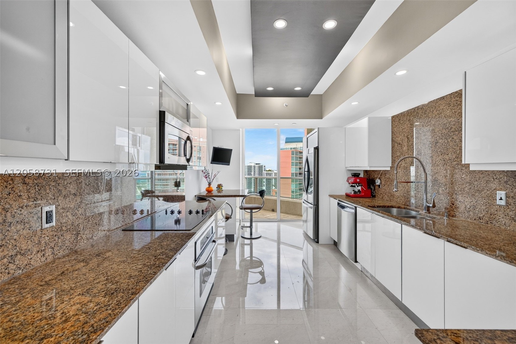 3330 NE 190th St #UPH14, Aventura FL 33180