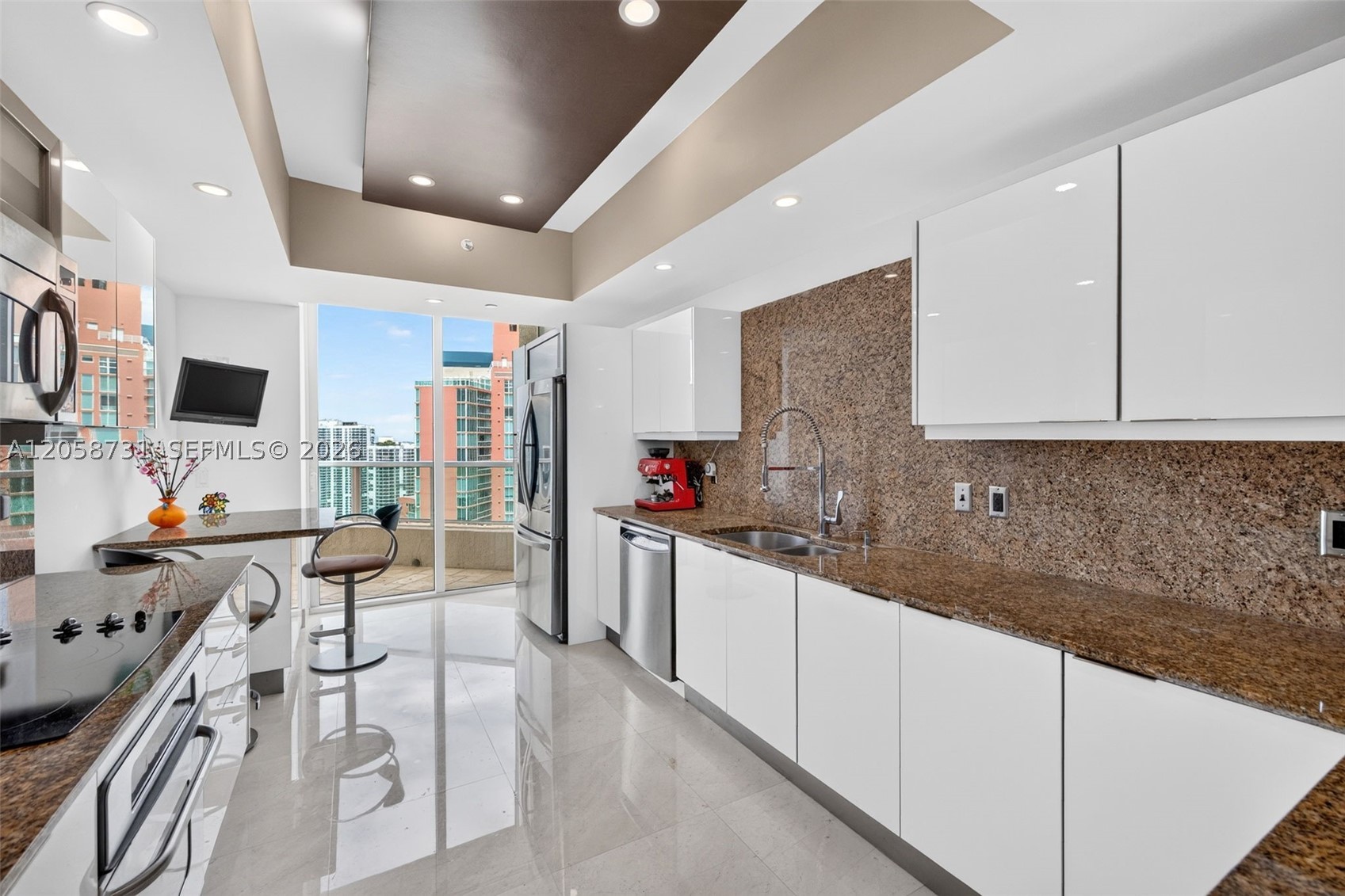 3330 NE 190th St #UPH14, Aventura FL 33180