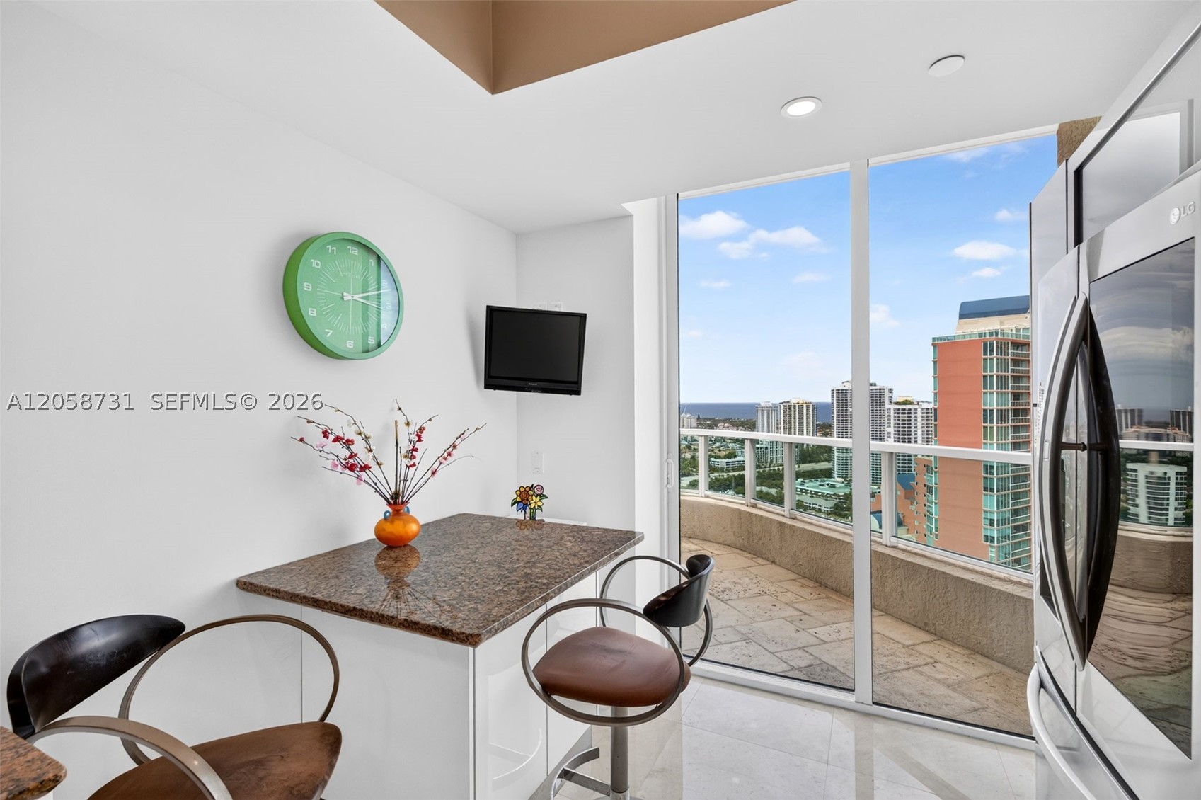 3330 NE 190th St #UPH14, Aventura FL 33180