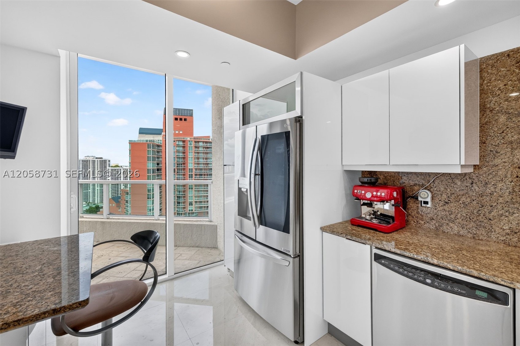 3330 NE 190th St #UPH14, Aventura FL 33180