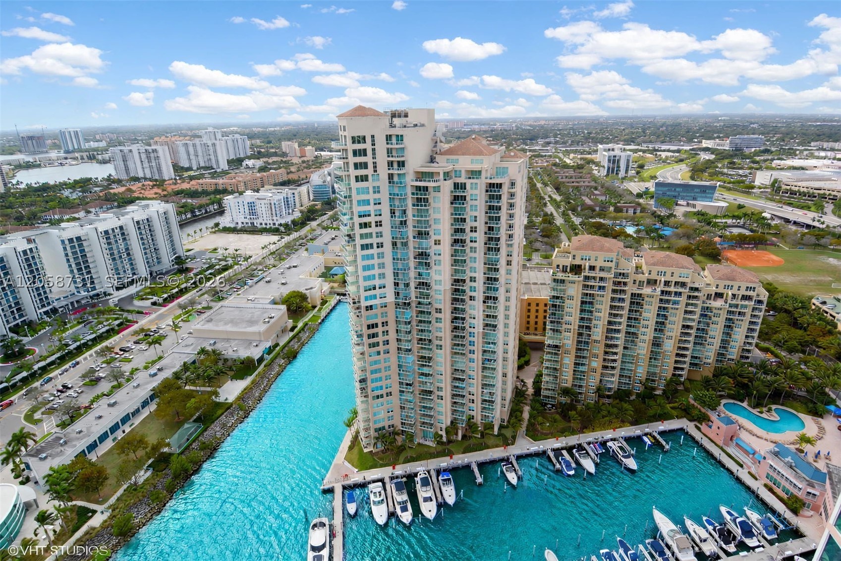 3330 NE 190th St #UPH14, Aventura FL 33180
