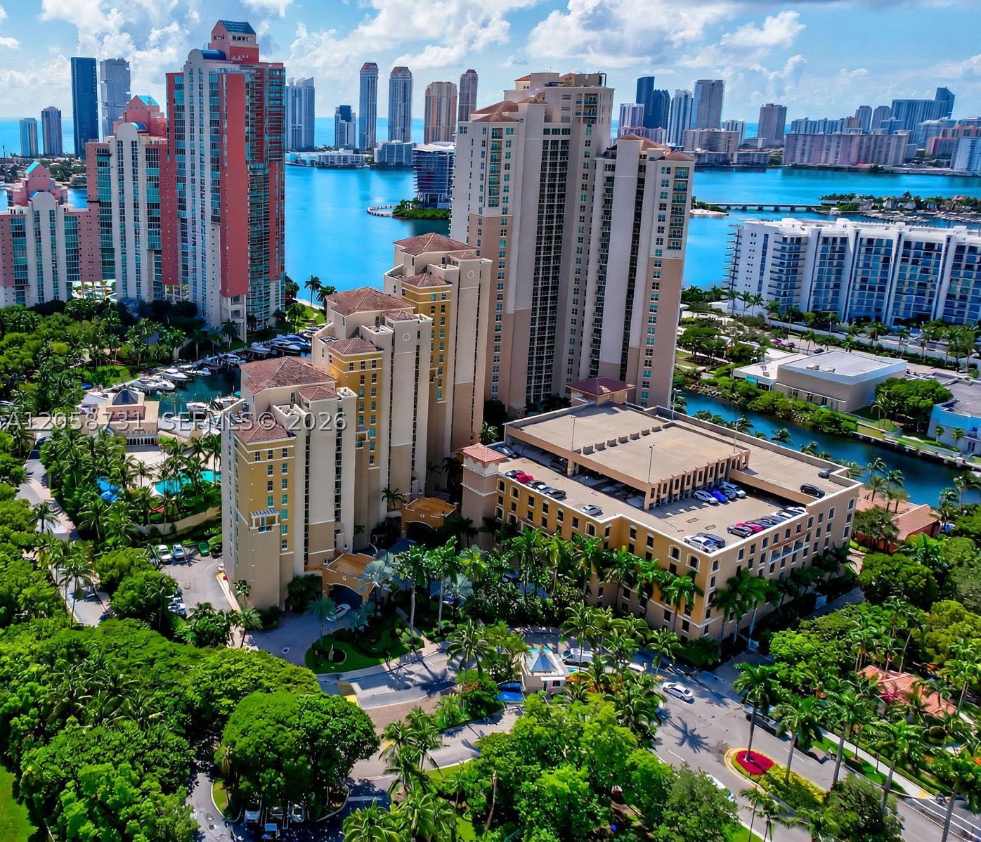 3330 NE 190th St #UPH14, Aventura FL 33180