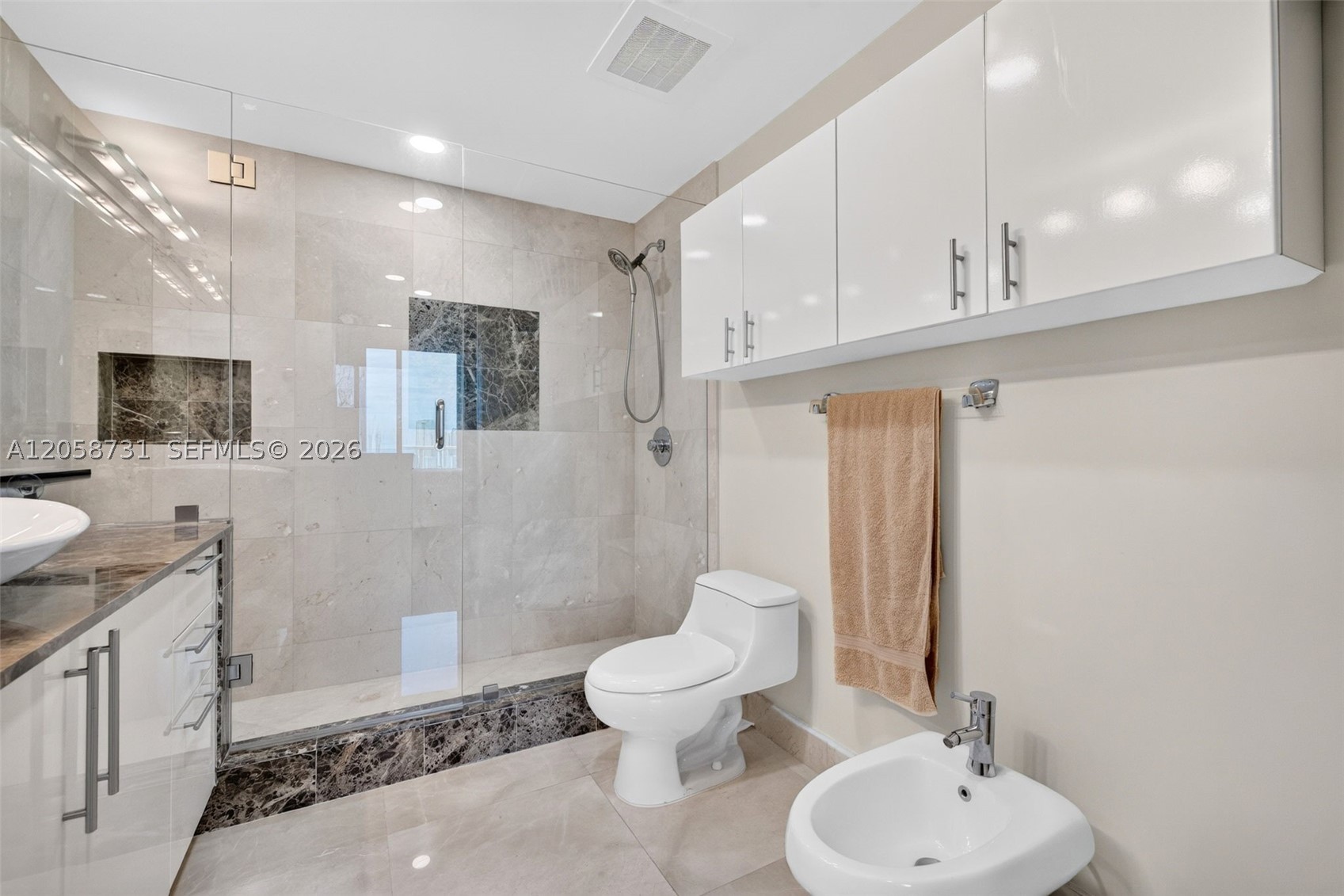 3330 NE 190th St #UPH14, Aventura FL 33180