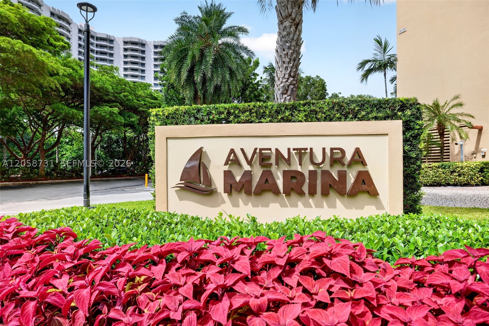 3330 NE 190th St #UPH14, Aventura FL 33180