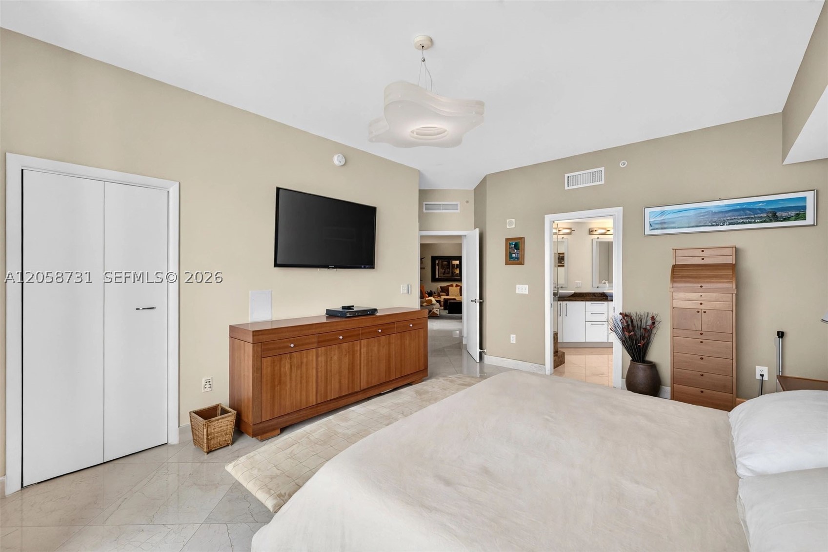 3330 NE 190th St #UPH14, Aventura FL 33180