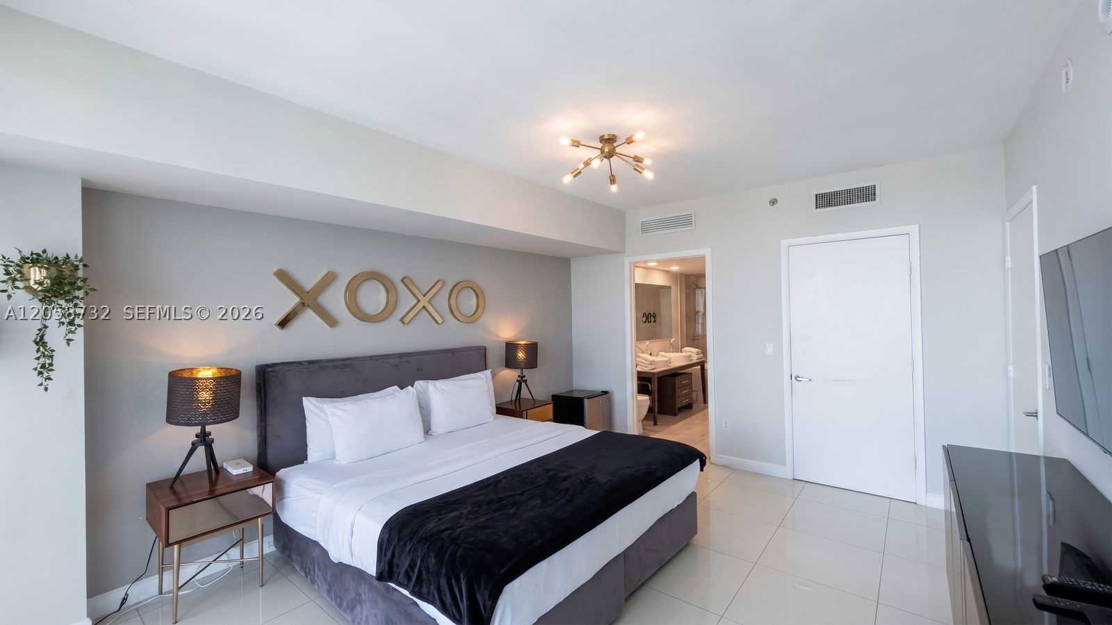485 Brickell Ave #3401, Miami FL 33131
