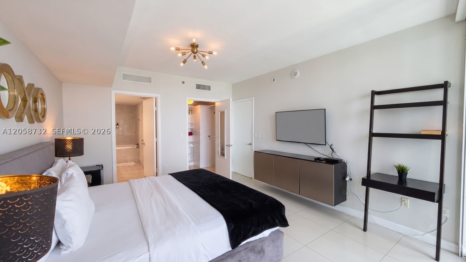485 Brickell Ave #3401, Miami FL 33131