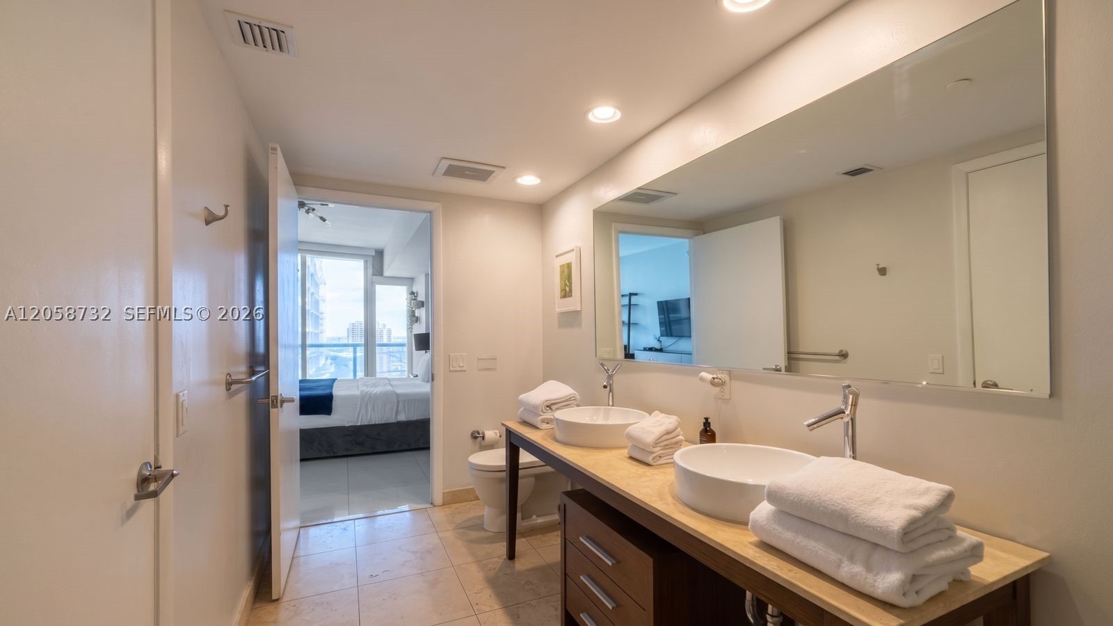 485 Brickell Ave #3401, Miami FL 33131