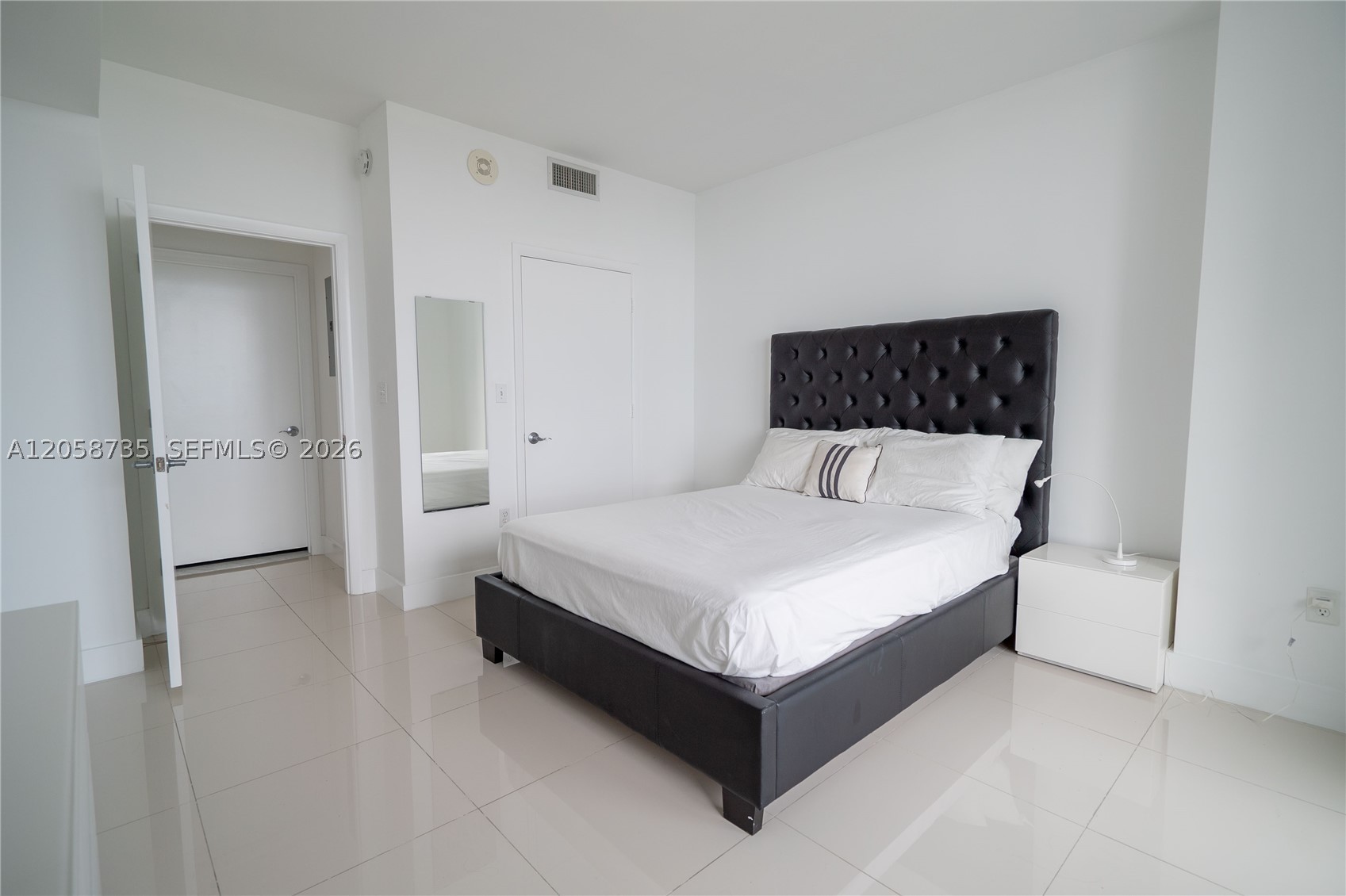 253 NE 2nd St #2107, Miami FL 33132